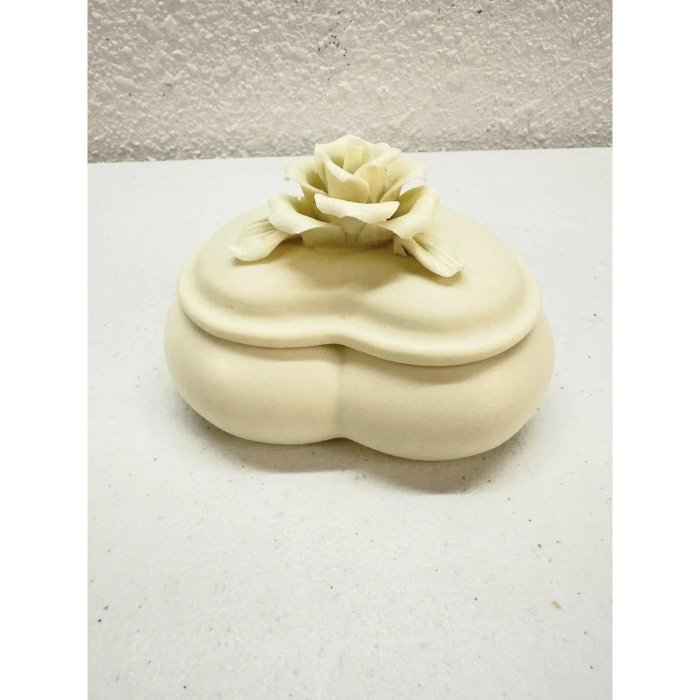 Vintage Albert Price Heart Trinket Box Ivory Rose Bisque Procelain Jewelry Taiwa